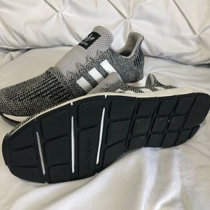 ADIDAS Swift Running Shoes 🤩 (Missing shoe laces)